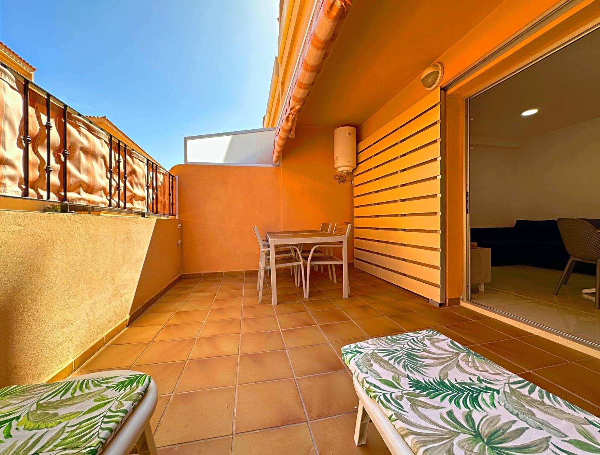 Los Cristianos Piscina Y Terraza Exterior foto