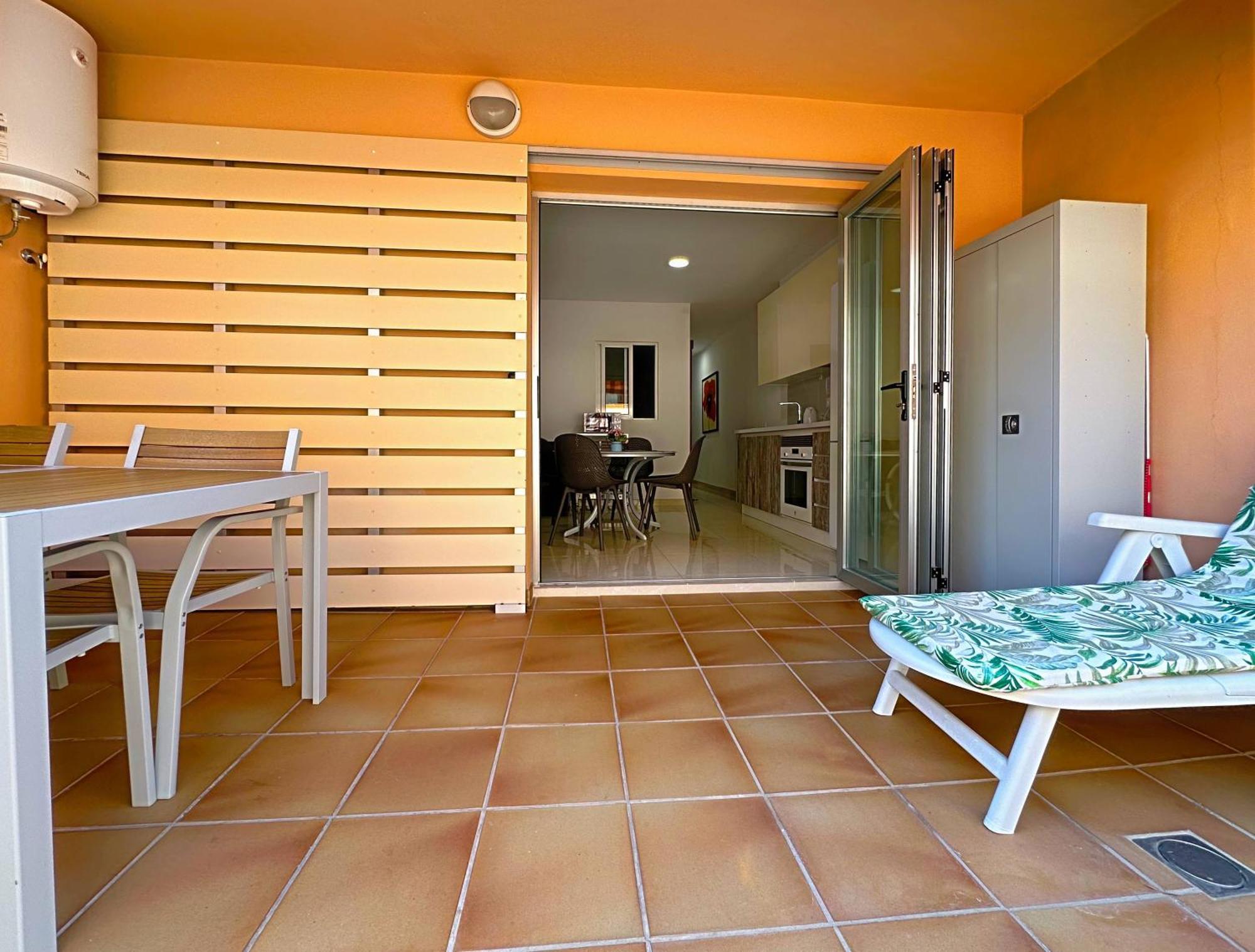 Los Cristianos Piscina Y Terraza Exterior foto